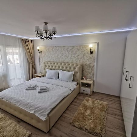 Апартаменты Apartament Gold Luxury Тыргу-Окна Экстерьер фото