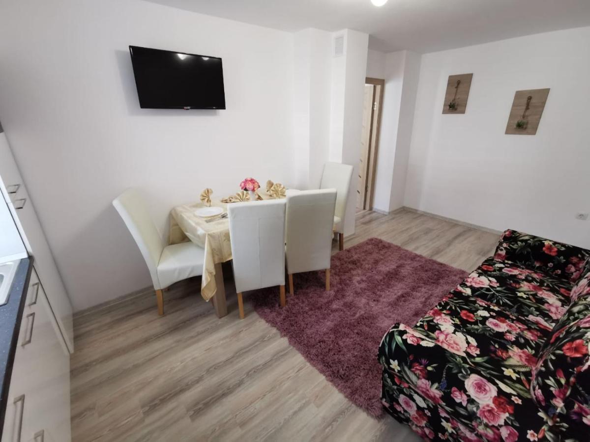 Апартаменты Apartament Gold Luxury Тыргу-Окна Экстерьер фото