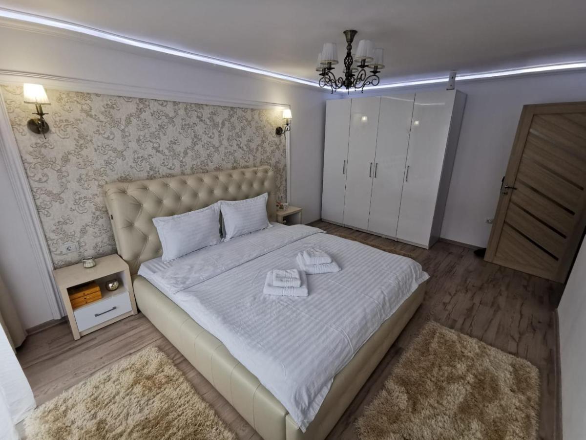 Апартаменты Apartament Gold Luxury Тыргу-Окна Экстерьер фото