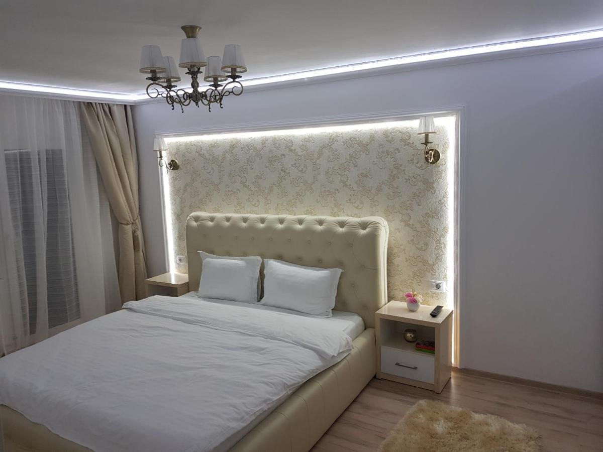 Апартаменты Apartament Gold Luxury Тыргу-Окна Экстерьер фото